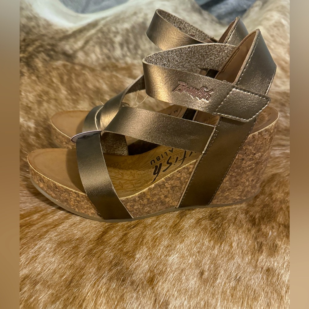 Blowfish women’s strappy cork wedges size 8.5
